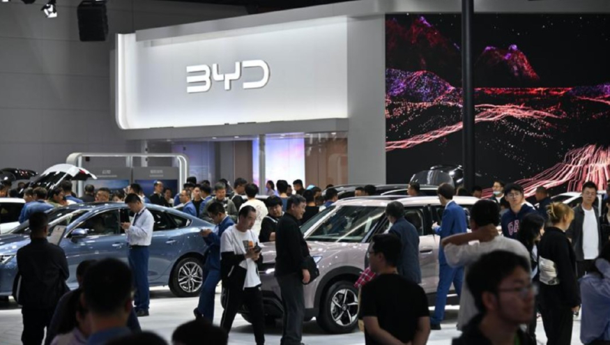 비야디(BYD) 전시장. 중국 매체 캡처. 화면 캡처 2024-05-31 192713.jpg